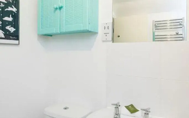 Welcoming and comfortable 1BR in South London