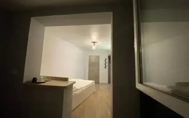 Cm's Hotel