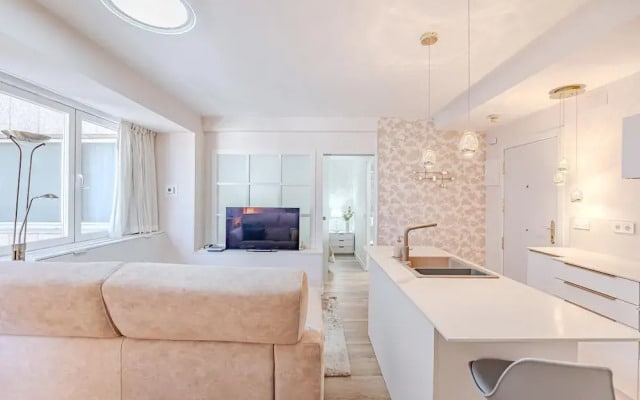 Colon 904 in Madrid With 1 Bedrooms and 1 Bathrooms