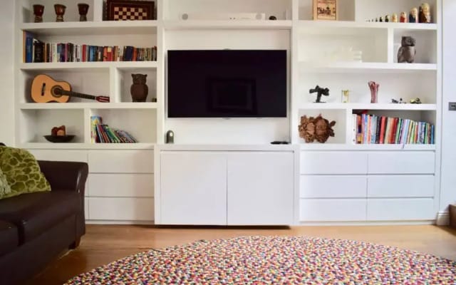 Bright and Modern 5 Bedroom Home With Garden