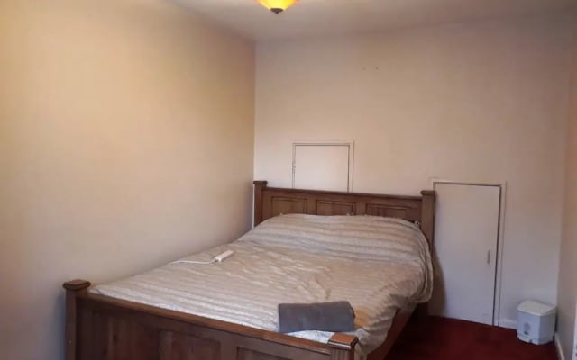 House with a garden in Arnos Grove