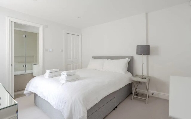 Modern Luxury Basement Flat in Chelsea