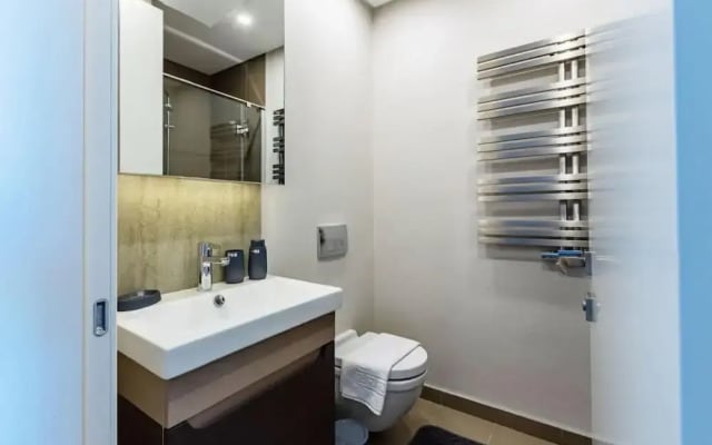 Studio Flat with Panoramic City View in Atasehir