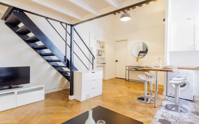 Quiet Apartment 1br/4p - Place des Victoires
