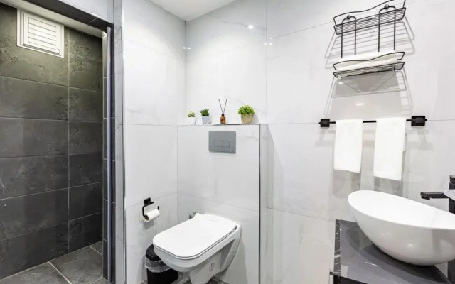 Cozy and Central Flat With Backyard in Kadikoy