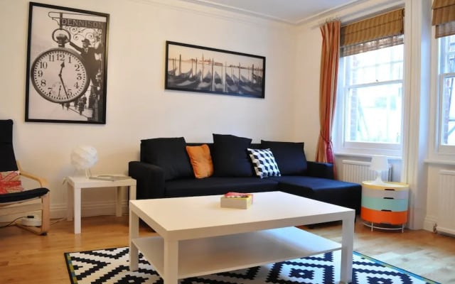 Spacious 2 Bedroom Home In Kensington