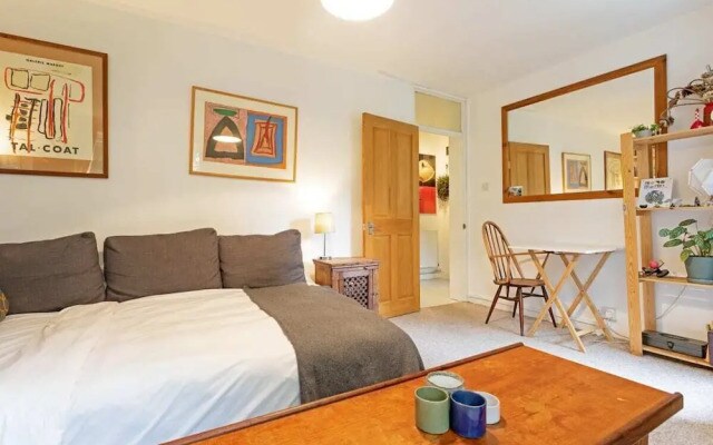 Spacious 1bed Flat W/balcony Zone 2, 5mins to Tube