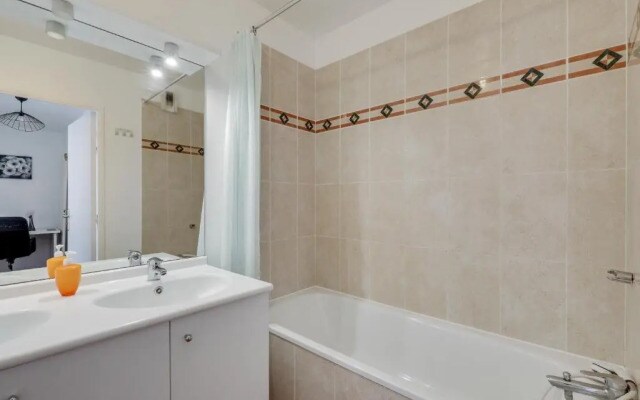 Chic and spacious apart with parking
