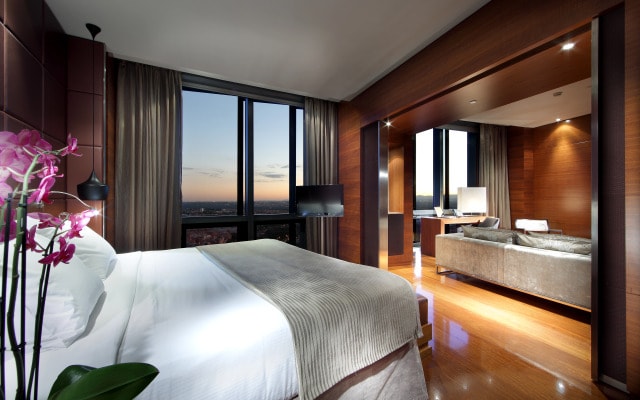 Отель Eurostars Madrid Tower