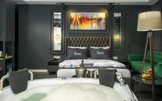 La Cielo Hotel
