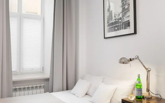 oompH Warsaw Central 2 Bedroom Apartment