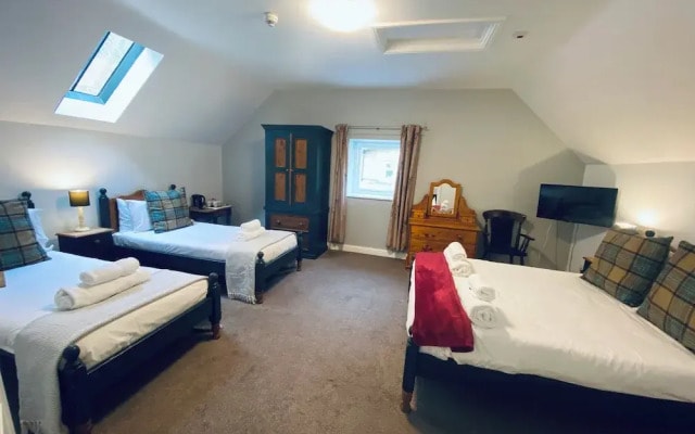 Ladybower Inn