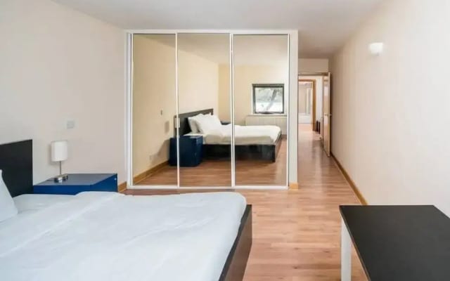 Bright 2 Bed 2 Bath apt Near Canary Wharf