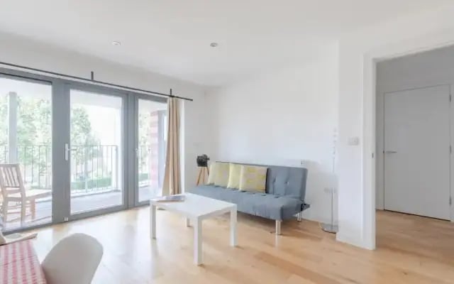 Vibrant 1BD Flat w/ Private Balcony, Camberwell!