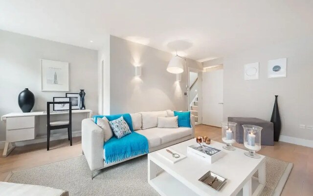 Prime Knightsbridge Mews-4 bed House