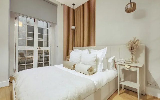 Redcliffe Square Flat