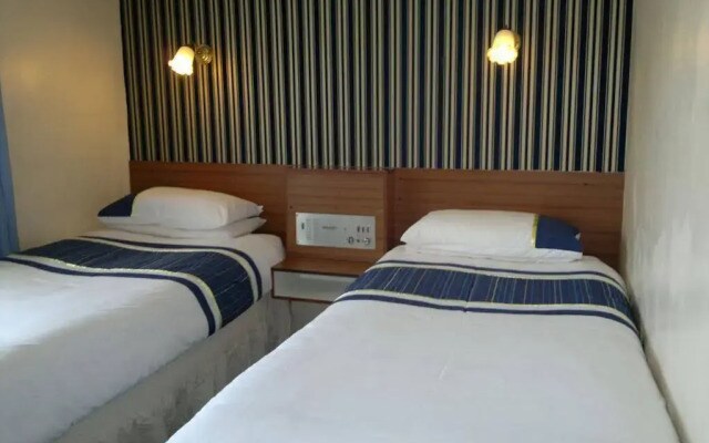 Hunters Lodge Motel