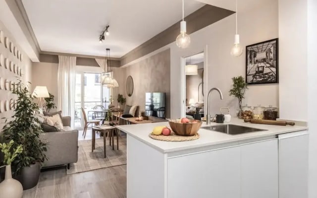 Mondragone - 1 Bedroom and Terrace in Goya
