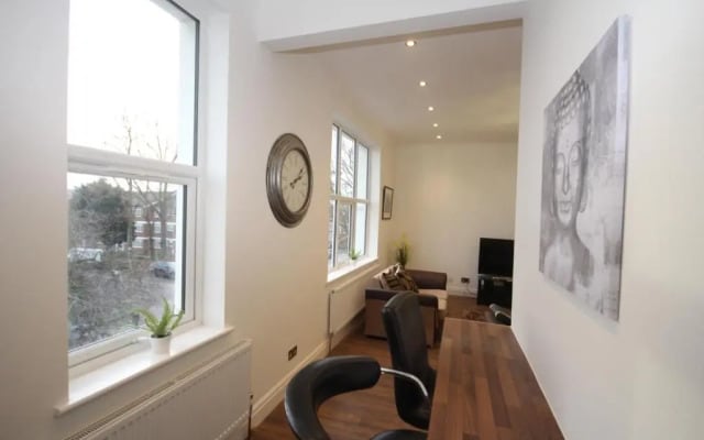 Great West Road Apartments [ Flat C ]
