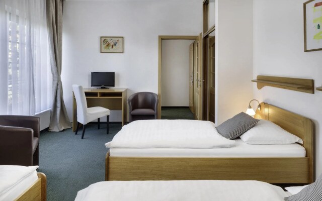 Hotel OYA