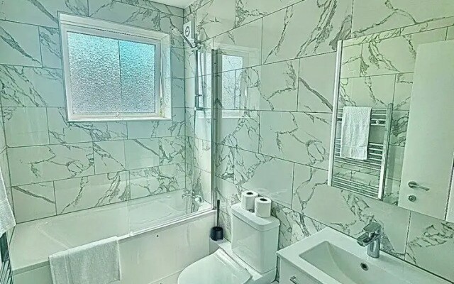 Eastcote Place Apartment
