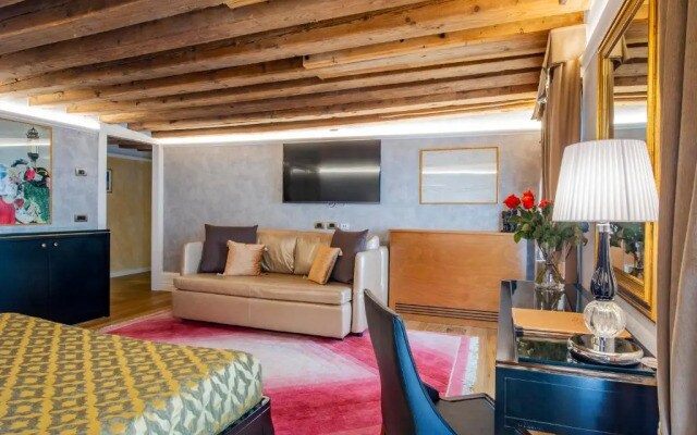 EGO' Residence