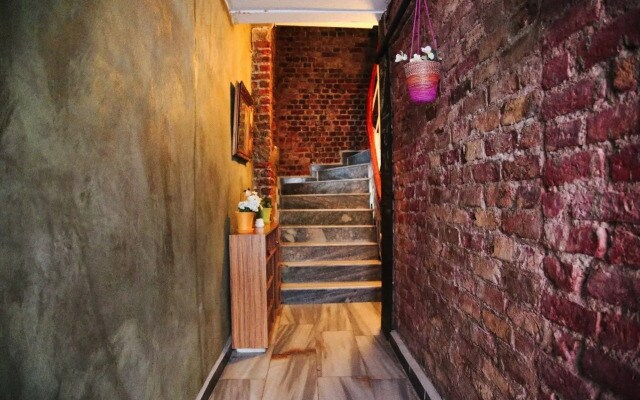 Innjoy Hostel - Adults Only