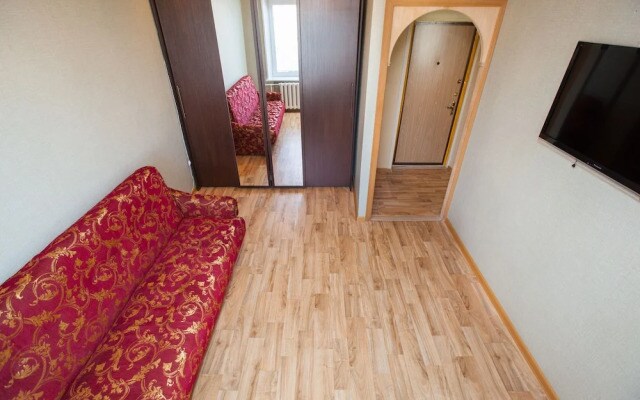 Brusnika Apartment on Eniseyskaya