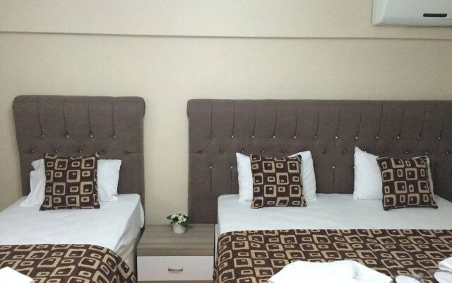 Black Bird Suite Hotel