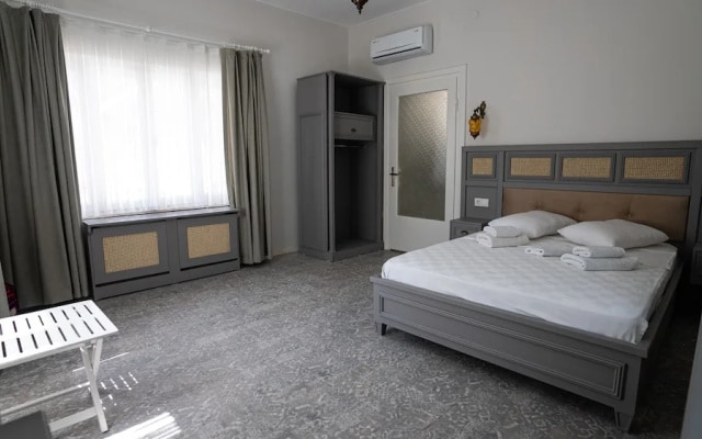 Ece Suit Büyükada