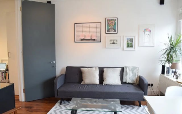 Modern 2 Bedroom Flat in Queen's Park