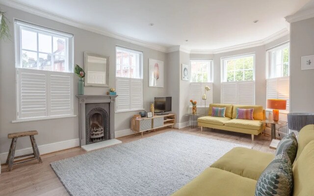 Kings Cross House Sleeps 6