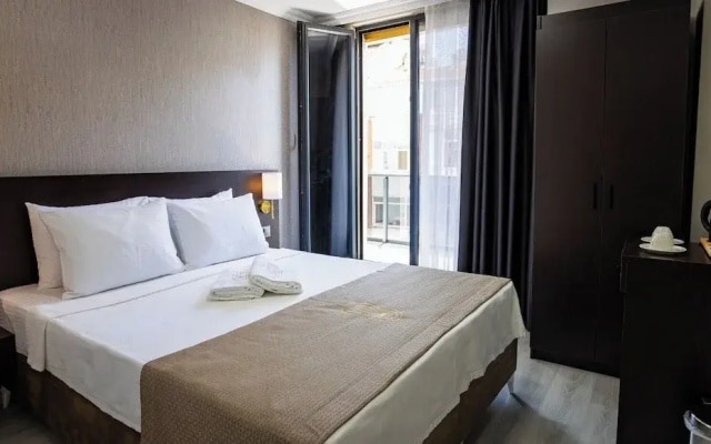 Mays Royal Hotel