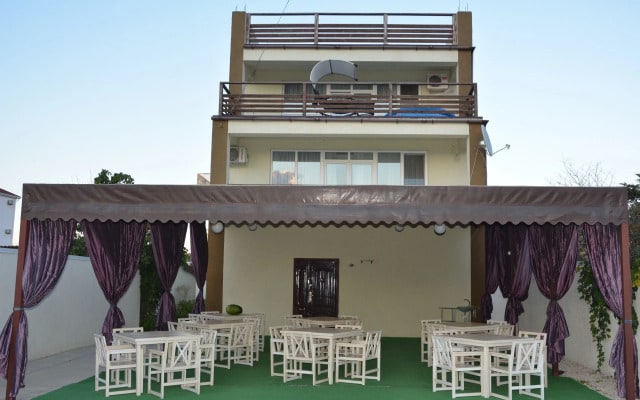 Guest House Leo