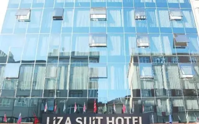 Liza Suit