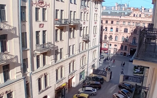 Квартира на Рубинштейна 23