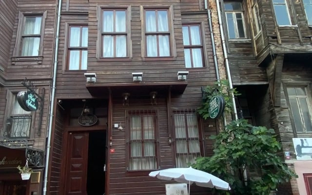 Nuray Hotel