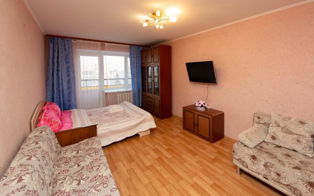 Квартира 1 комнатная квартира улица Республики 92