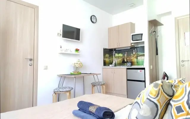 Апартаменты 2 on Skhodnenskaya 11