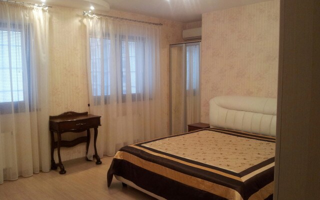 Daudel 007 Apartments