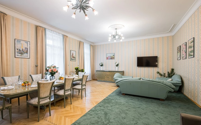 Квартира GM Apartments Просторная Трехкомнатная на Арбате