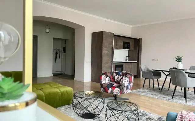 Квартира ОВАПАРТ трехкомнатная в доме бизнес-класса около м. Красные Ворота