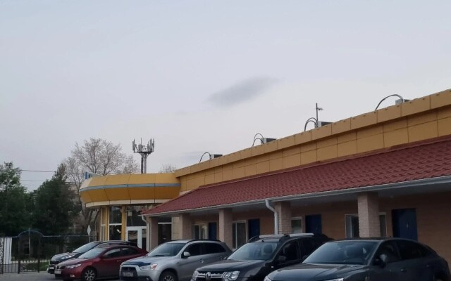 Отель Hotel 6