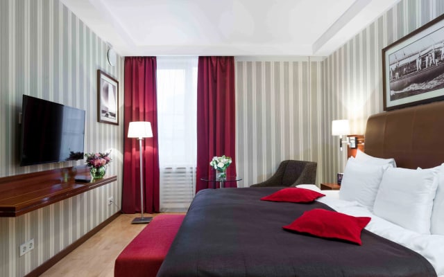 Palace Bridge Hotel