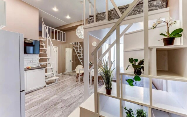 Апартаменты SweetHome на Мойке 40