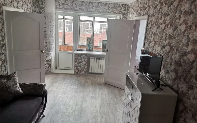 Квартира на Улице Робеспьера, 19