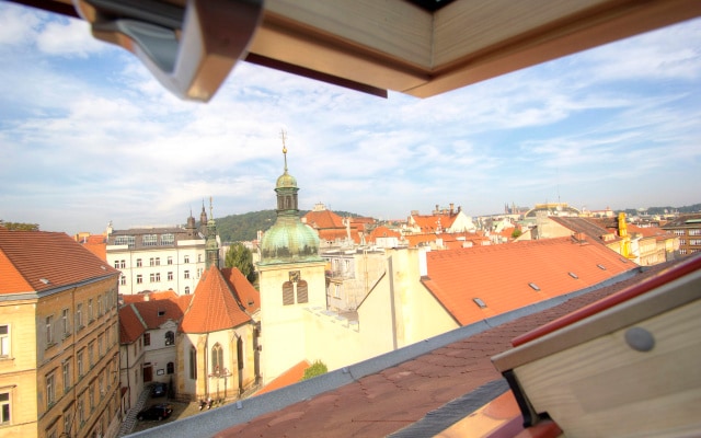 Апартаменты Centrum Apartments Pstrossova