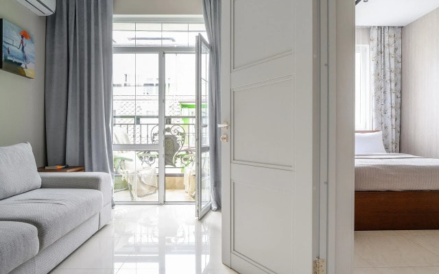 Апартаменты Red Apartments Арт Лайт Сиена