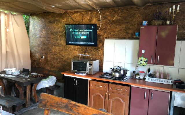 Ekodom Makopse Guest House