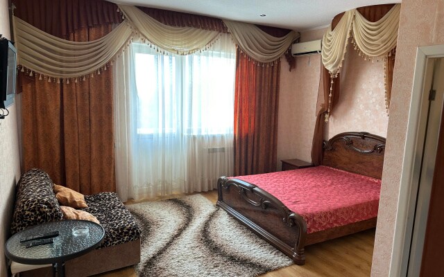 Отель Лев